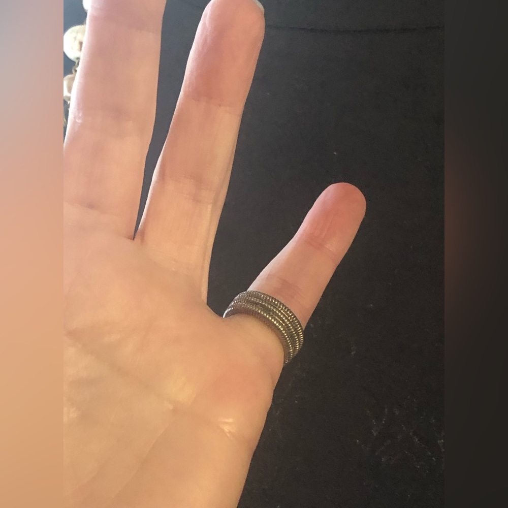Silver Butterfly Ring - Picture 4 of 10